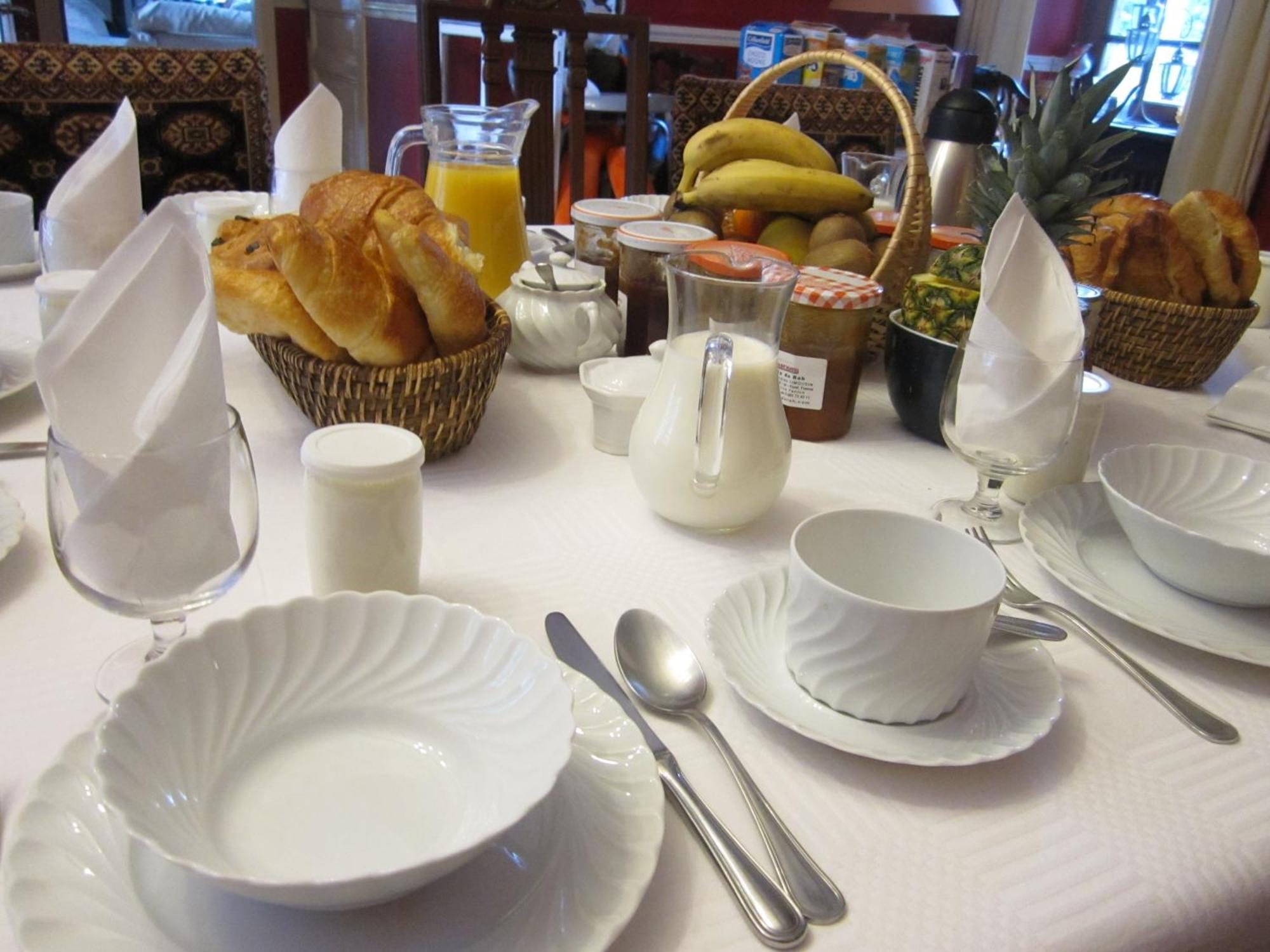 Bed and Breakfast La Croix du Reh à Châteauneuf-la-Forêt Extérieur photo